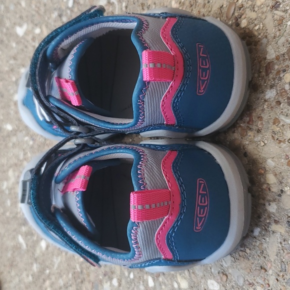 Keen Notch Hollow Water Outdoor Sneakers Teal Pink Grey Youth 12 Washable - Picture 4 of 9